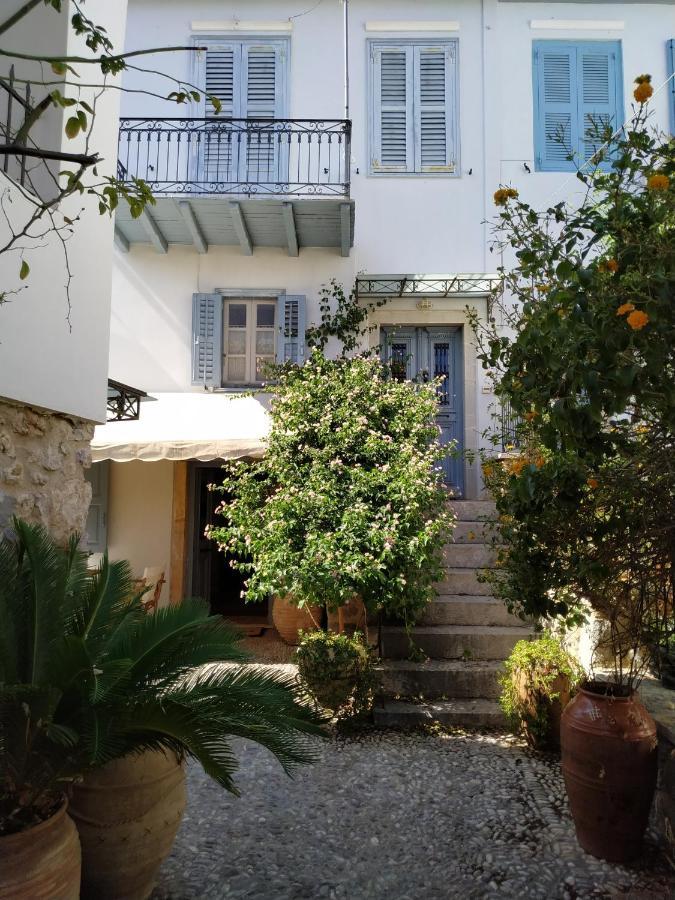 Liknon Guesthouse Villa Galaxidi Exterior photo